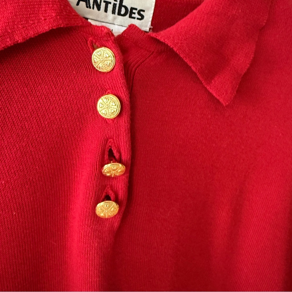 Vintage 90s | Red Cotton Collared Sweater | Gold Button Classic | Size Medium - Picture 4 of 9